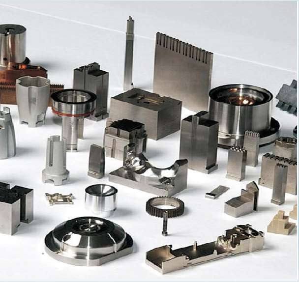 Advantages and Features of Using Vertical CNC Machining Centers for Complex 3D Surfaces and Grooves